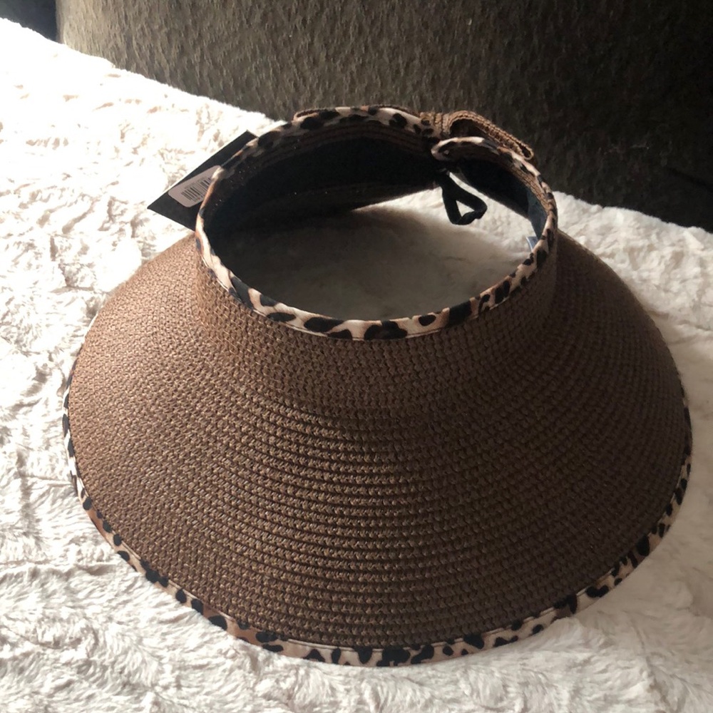 Alexis Bendel Women's Packable Wide Brim Sun Visor with Leopard Trim